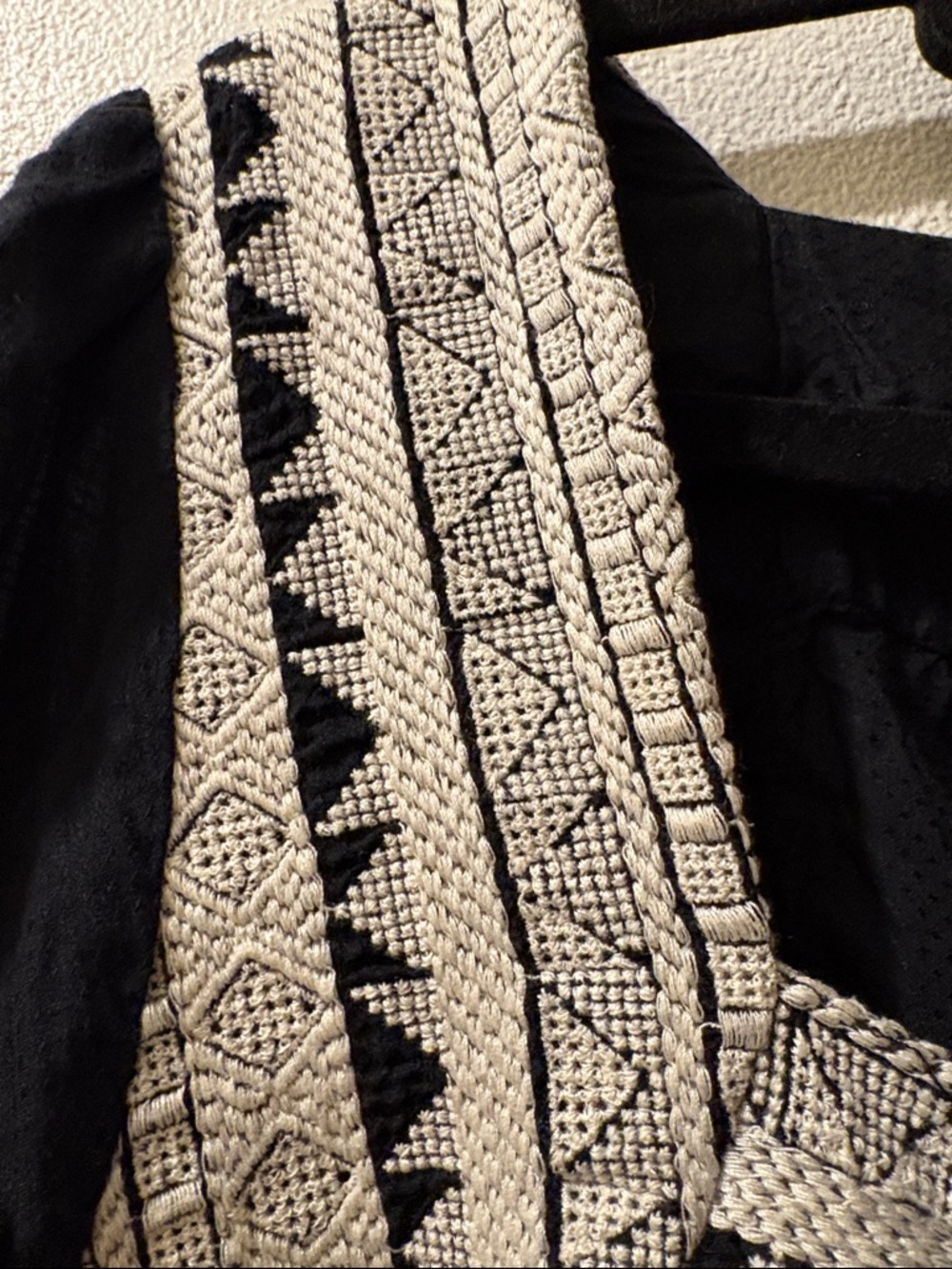 Lucky Brand 1X Black Top with White Embroidered boho details - Picture 3 of 11
